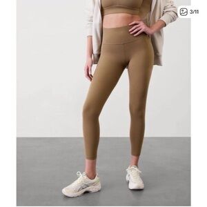 Athleta Salutation Stash 7/8 Tight